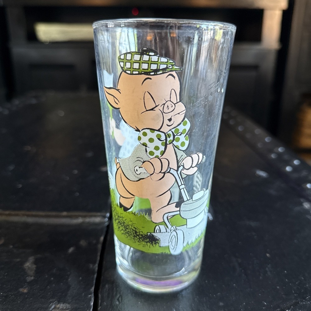 1976 Pepsi Collectors Series Warner Bros Glass, Porky Pig and Petunia Pig Paint